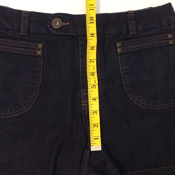 BANDOLINO Dark Denim Shorts | Size 6 - Picture 12 of 14